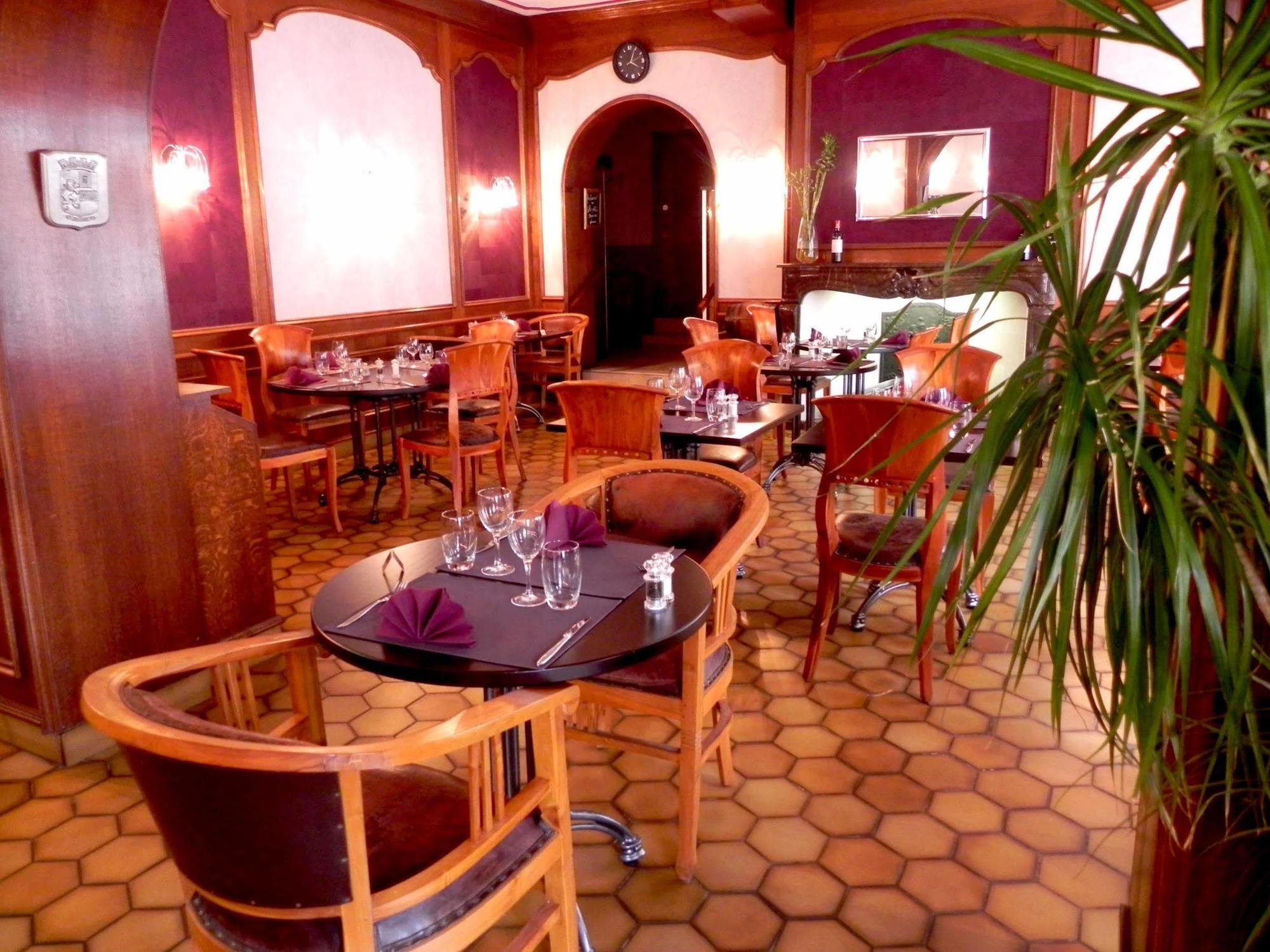 Hotel Au Tonnelier Bergues Exterior foto